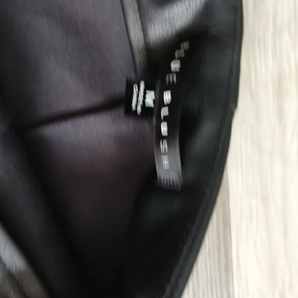 Blue Blush Black Faux Leather Women's Shorts Medium - Picture 3 of 4